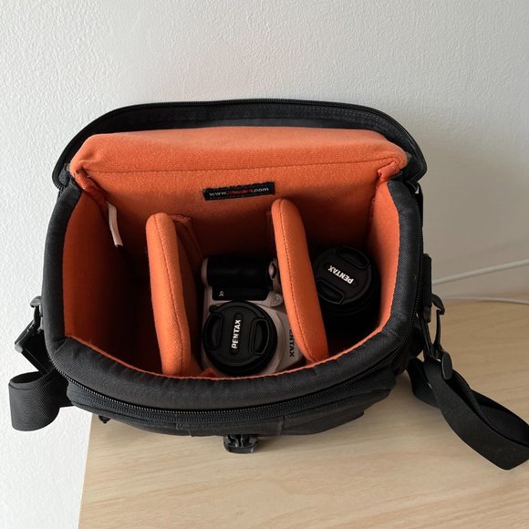 Lowepro Adventura 170 DSLR Camera Carry Bag - Picture 8 of 10